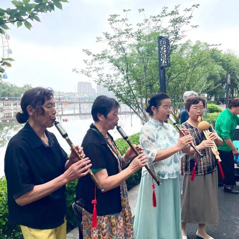 梅雨湖畔，葫芦丝情