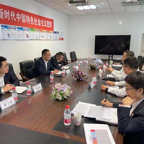 赤峰分行万立辉副行长一行前往翁旗支行开展旺季营销督导、帮扶工作