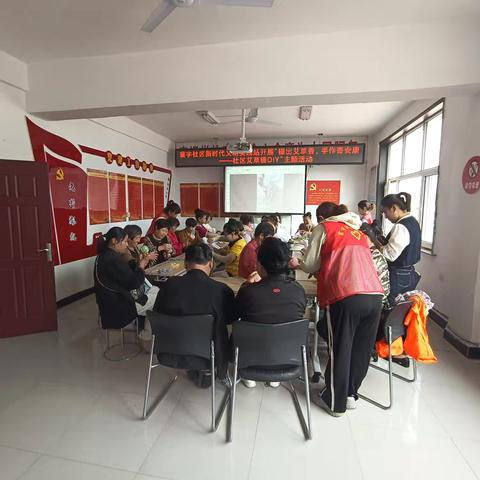 城关街道寰宇社区新时代文明实践站开展“锤出艾草香，手作寄安康——社区艾草锤DIY”主题活动 ‍