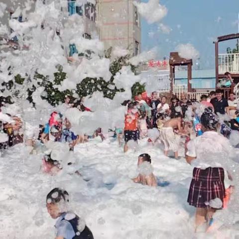 留“夏”童年｜｜恺顿泡沫之夏活动邀请函