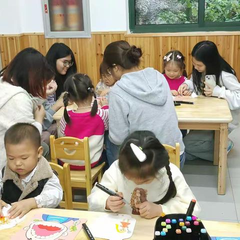 老幼共托 爱在沙溪