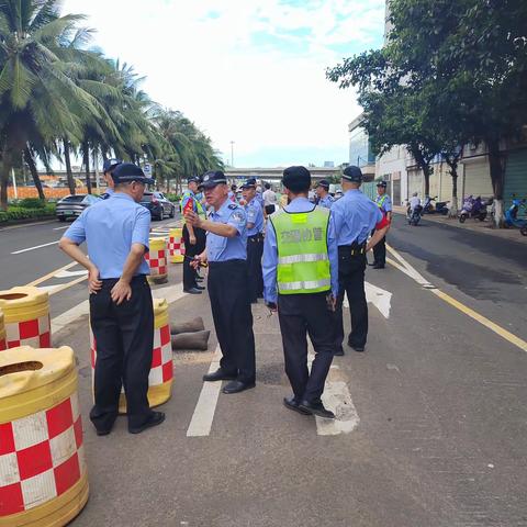 交警支队优化滨海立交桥施工交通组织   缓解主干道交通拥堵