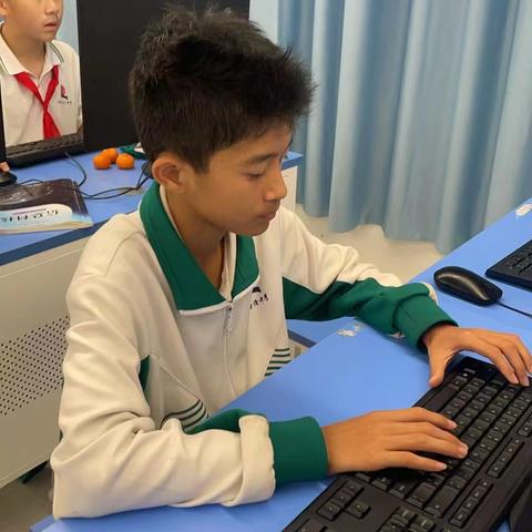 侨中新埠学校python编程（十二）