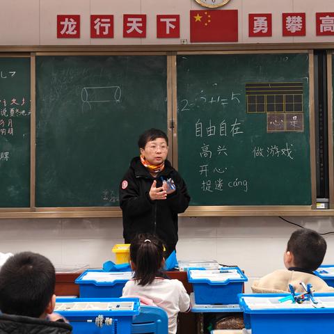 龙峰机器人创客周五班（十六）补