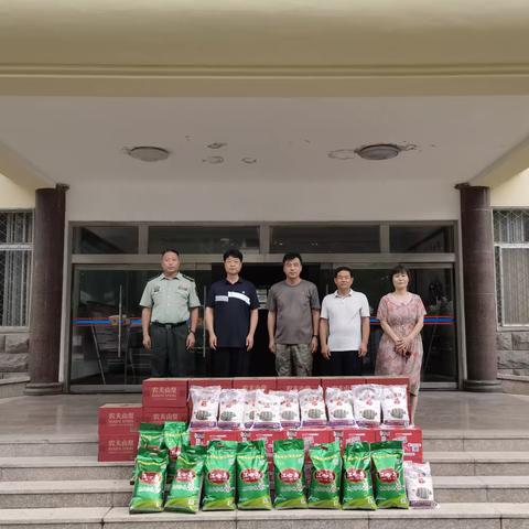“八一”慰问送清凉，拥军共建情意浓——县总工会开展八一慰问活动