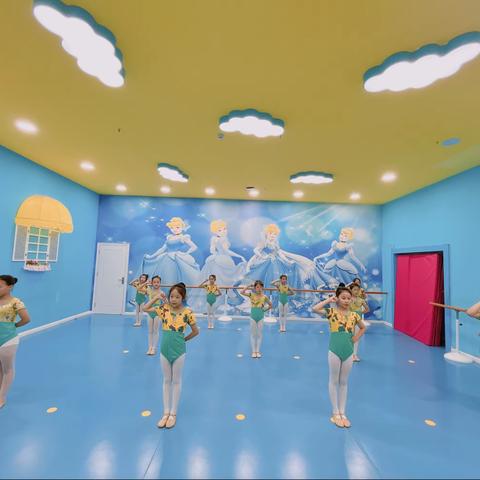 云芝舞盛特校区5班汇报课