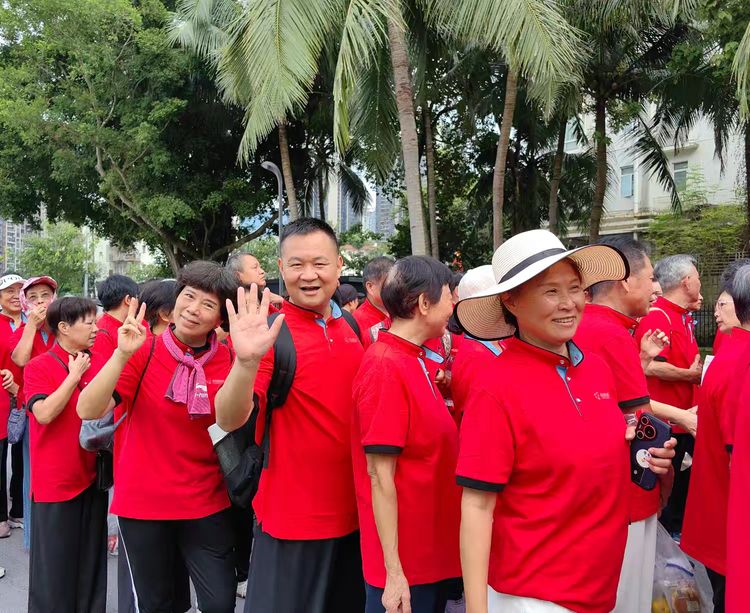 简篇-九九重阳节,欢乐健步行一一海涛老协参加社区重阳节健步行活动