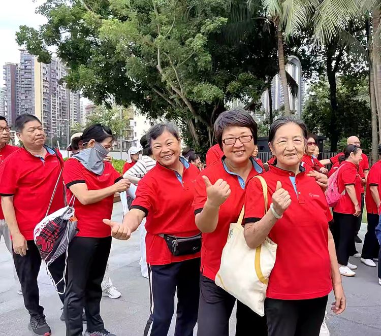 简篇-九九重阳节,欢乐健步行一一海涛老协参加社区重阳节健步行活动