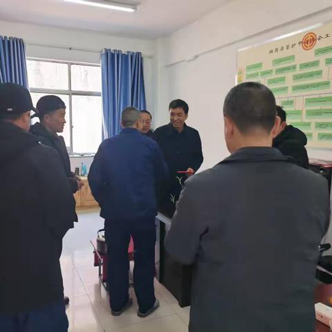 插岗梁管护中心党委常委高乖明一行督导检查森林草原消防队护林防火及安全生产工作