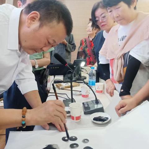 万盛老年书画中秋时节培训忙