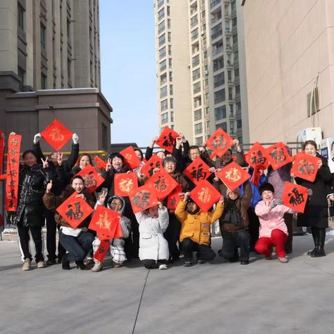 “文润庭州・大地欢歌”宁边路街道北庭新村社区村晚暨铸牢中华民族共同体意识主题活动。