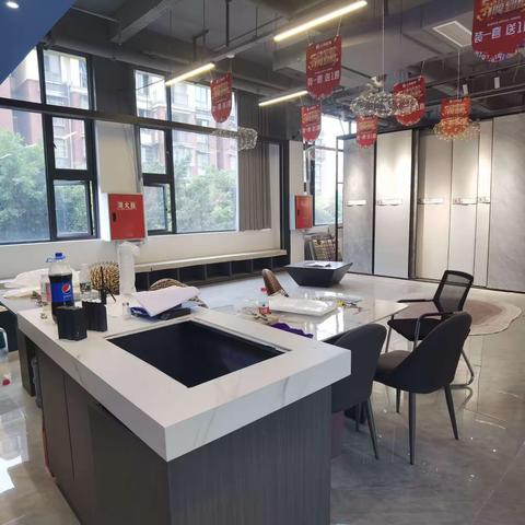 旺达500平商铺转租，9万一口价，租金还有9个月，具体详谈68606，19961427072