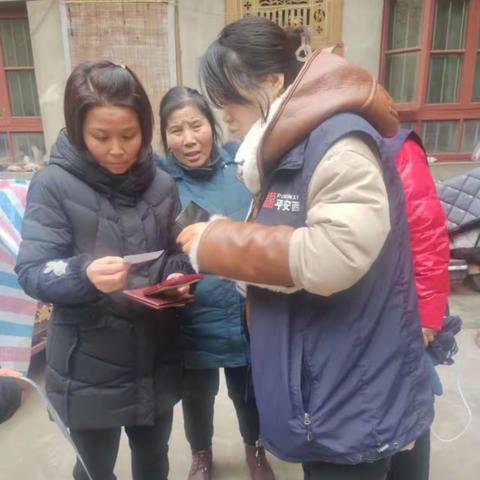 “网格便民联系卡”飞入村组百姓家 搭起网格员和群众沟通桥   贴心“大服务”