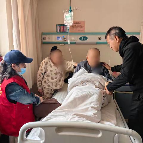 抚顺市学雷锋志愿者服务队助残看望团队志愿者