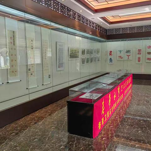 天桥区美术馆举办篆刻剪纸彩润画艺术展