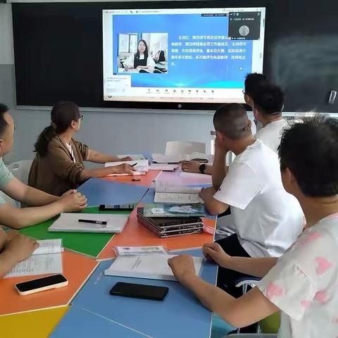 深耕科学教育沃土  点亮学子创新梦想 ——九十团学校科学工作纪实