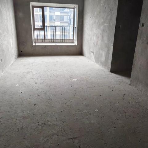 双❤齐青旁兰台府，产权85平，清水大三房双卫，楼层28楼，55.8万，看房热线：670