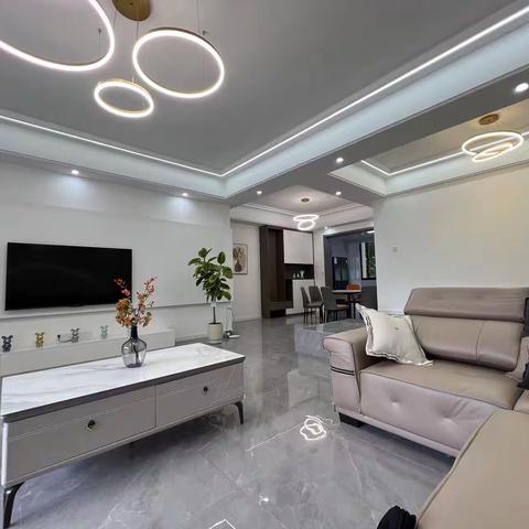 🌟🌟一口价49.8万！产权143！东城御景旁现浇砖石2楼经典错层！出门盖丽湿地公园！3/2/2！8米大阳台☎65024