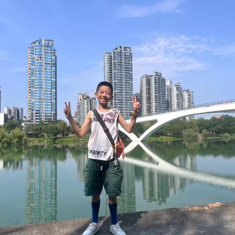 我给妈妈讲故事《包公审石头》