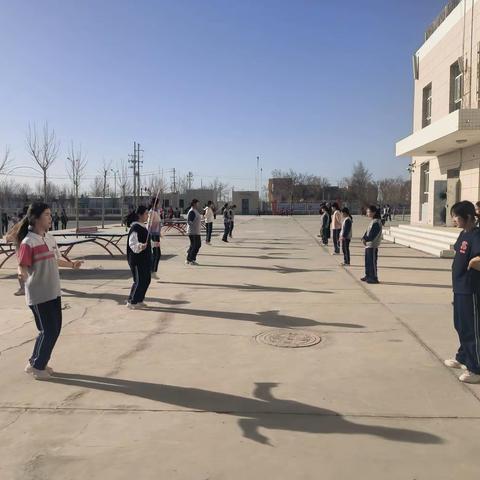 以考代练，备战中考———记库尔勒市第十九中学体育中考模拟测试