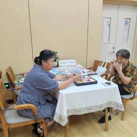 厚德世家福田区颐养中心-老年人益智手工活动