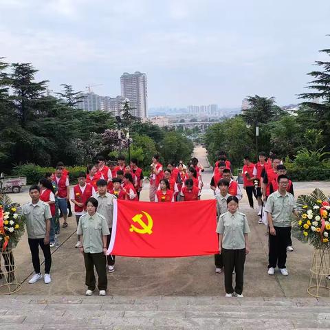 《新时代文明实践活动中心》8 月 1 日烈士陵园扫墓活动方案“铭记历史，缅怀先烈，致敬英雄”