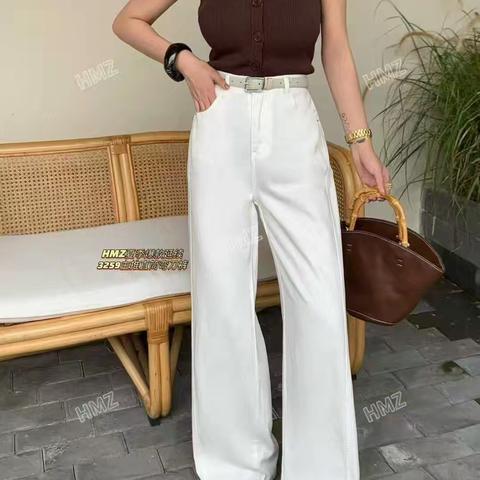 🌹🌹年轻时别忘了做美女，中年别忘了做精致辣妈，老了别忘了做个快乐且优雅的小老太…… 也许我们并不完美，但别忘了开开心心的做自己！