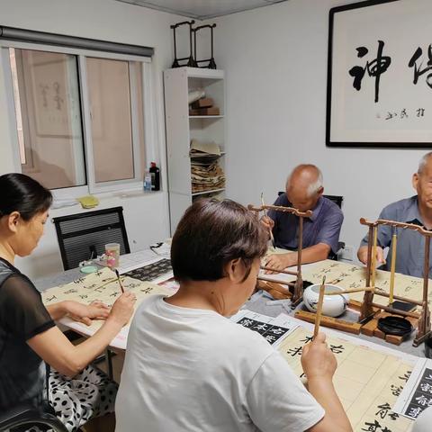 “共享文润课堂 创建书香社区”