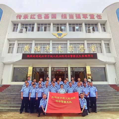 英雄化作星辰 光芒永不熄灭