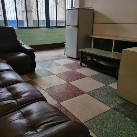 ⭐18.8万 小北街 3楼2/2/1 产权75平方米， 有小区 可停电瓶车 V6759