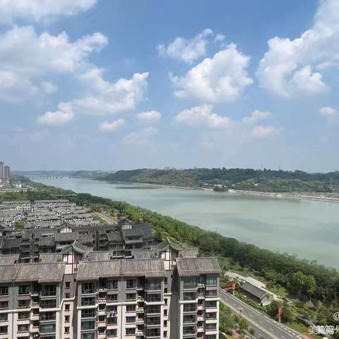 ⭐🔑临江邸产权94，一口价68.8万，一线江景！3/2/2❗️产权94看江好楼层！老证！随时看房！6759