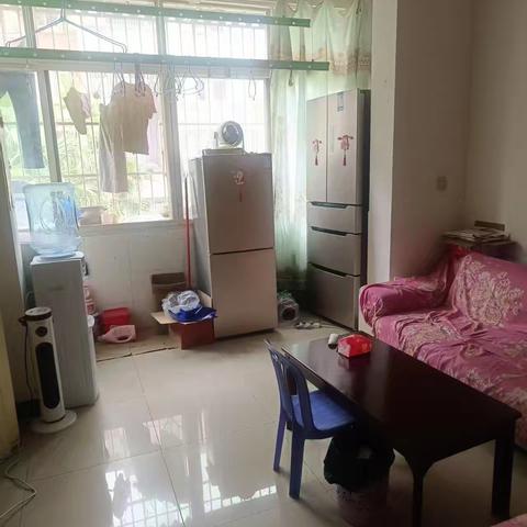 出租一品台 1/1/1改2/1/1 中厅2楼 11000/年 V6759