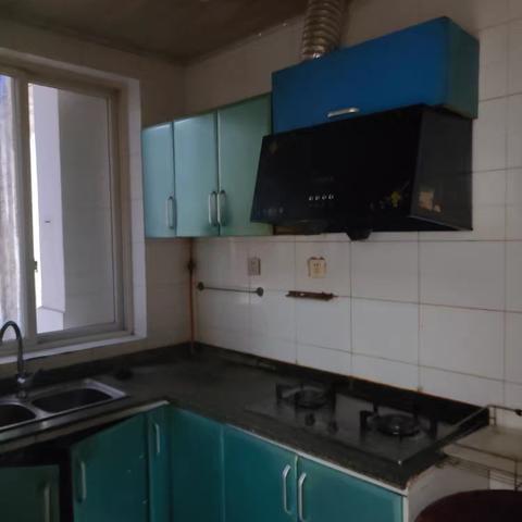 钥匙🔑⭐ 33.8万购时代天骄 砖石楼层 产权90平 3/2/1 正读市一小 出门就是菜市场 有小区 停大小车☎️6759