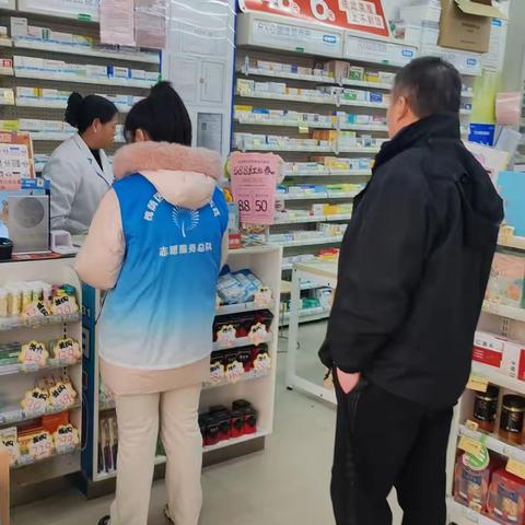 匡山街道东街社区开展“门前五包”日常巡查工作
