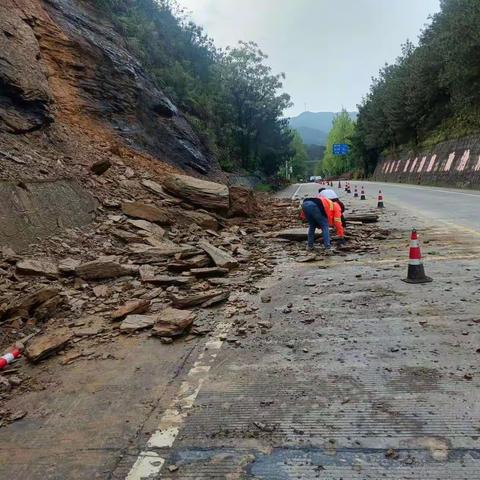 双牌公路部门：全力做好雨天公路养护