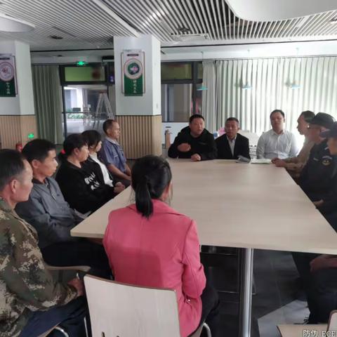 以“爱”为光，从“心”呵护！            ——深圳市德源物业有限公司