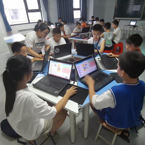 林州市第六小学暑期编程社团精彩瞬间