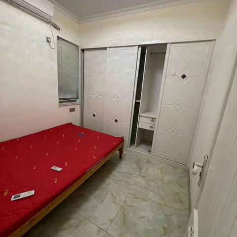 ❤🌟钥匙春天公馆产权85平322，精装修好楼层老证，61.8万万有车位另算，随时看房61.8万一口价