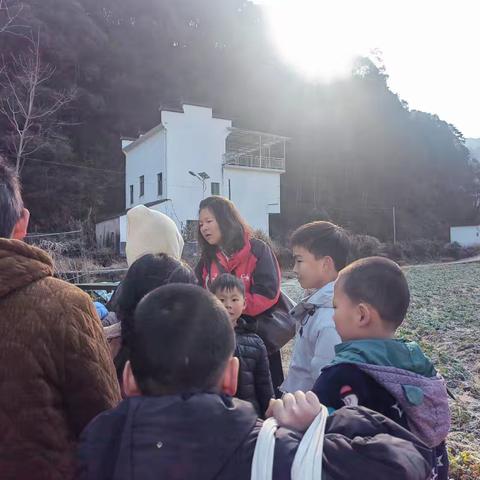 勇攀高峰、快乐成长