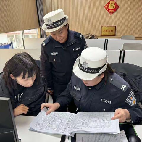 《武乡车管 | 春运系列》组织民辅警深入辖区安通公交公司进行“春运”期间隐患排查