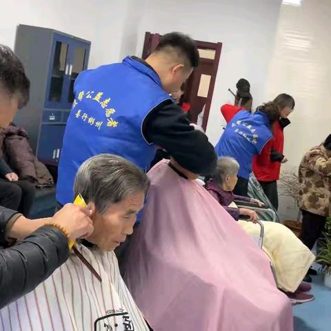 国际志愿日：众帮公益走进彬州市敬老院