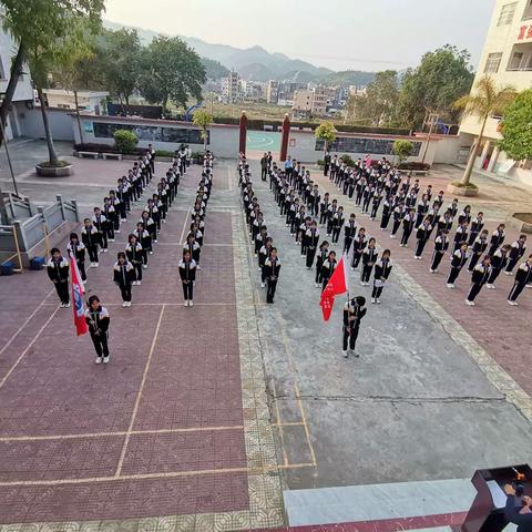 百日誓师斗志昂，六月花开摘桂冠