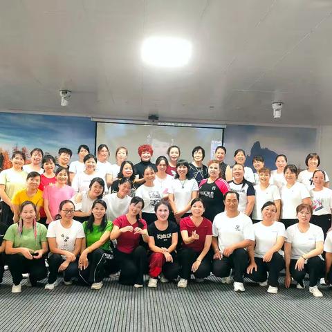 柳北区石碑坪镇文艺队联谊：共谱文化新乐章