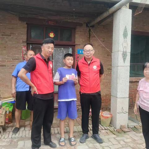 阳光公益协会，爱心助学送温暖活动！