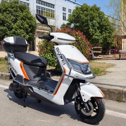 国威电动车…星驰三代