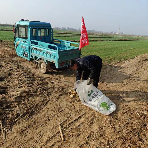 禁烧严守防火墙，网格员在行动