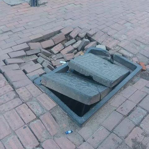 网格员快速响应 高效处置路面塌陷隐患