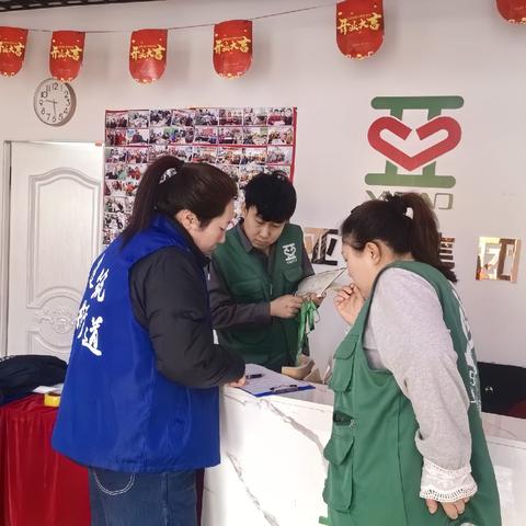 守护夕阳红 反诈护平安——三合社区开展商服反诈专项走访行动