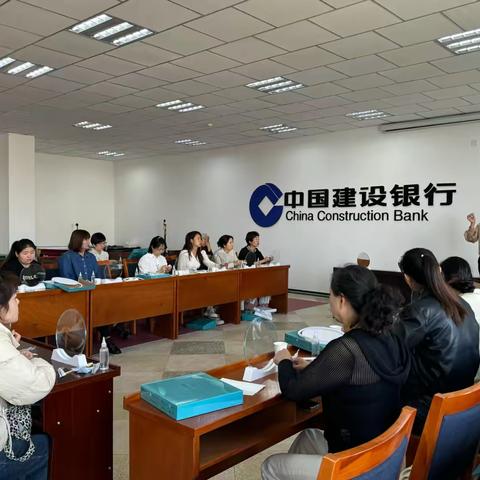 建行鄯善支行开展"金韵秋华"流沙画手工制作沙龙活动