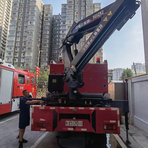 未央路消防救援站开展执勤车辆装备大检查
